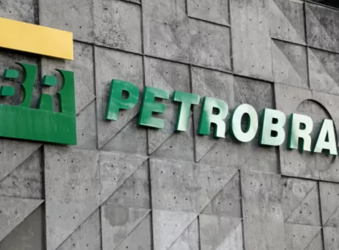 Governo federal anuncia troca de presidente da Petrobras