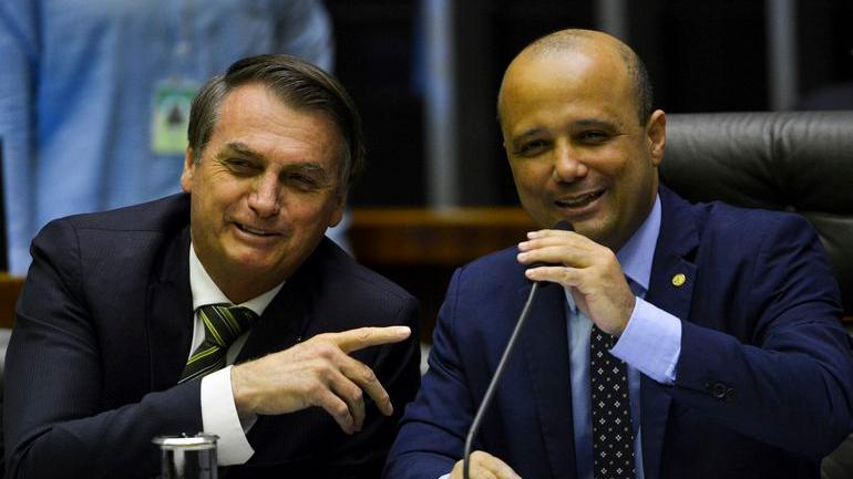 GOIÁS: Deputado Vitor Hugo convida Bolsonaro para agendas em Anápolis