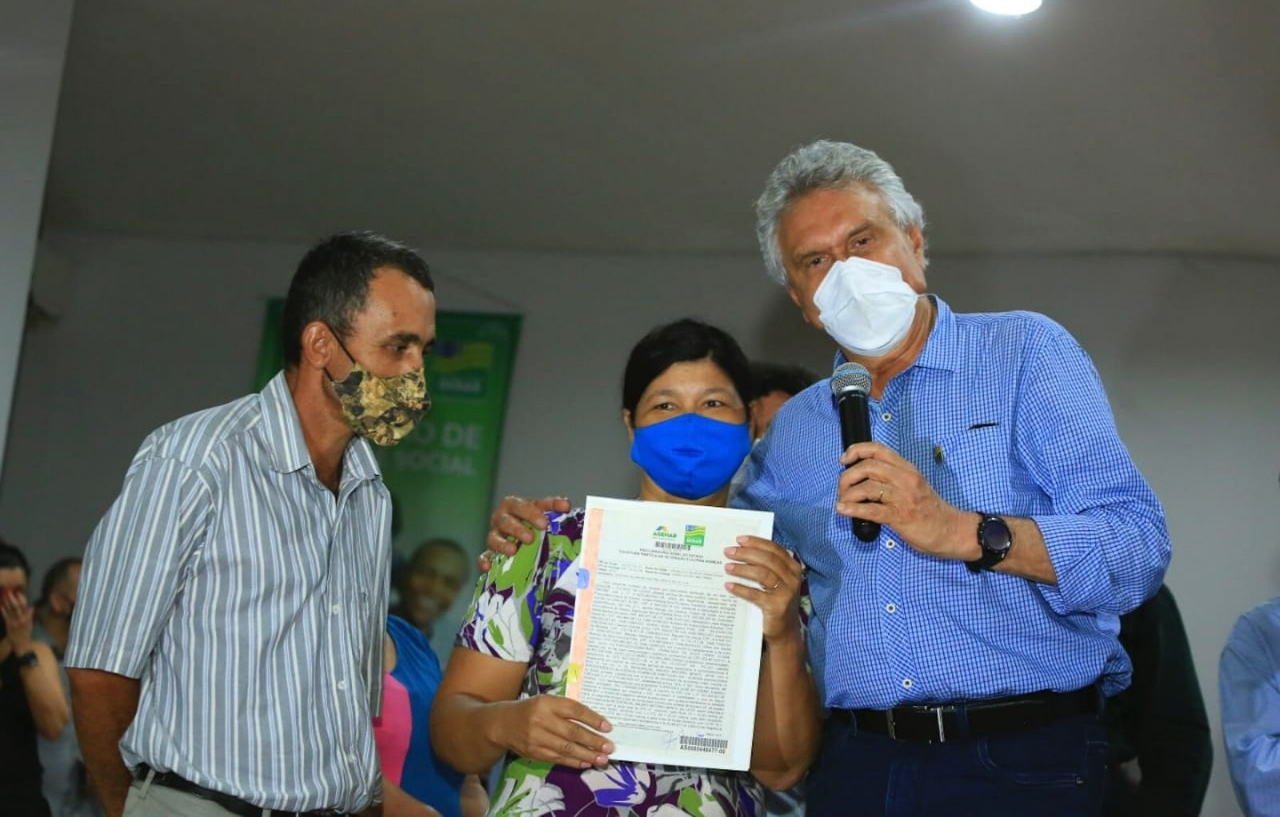 Em Goiás, mais de 1000 famílias são beneficiadas por regularização fundiária neste final de semana