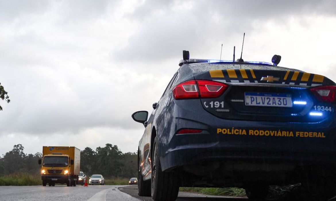 Após discurso de Bolsonaro, PRF informa que todas as rodovias federais estão desbloqueadas