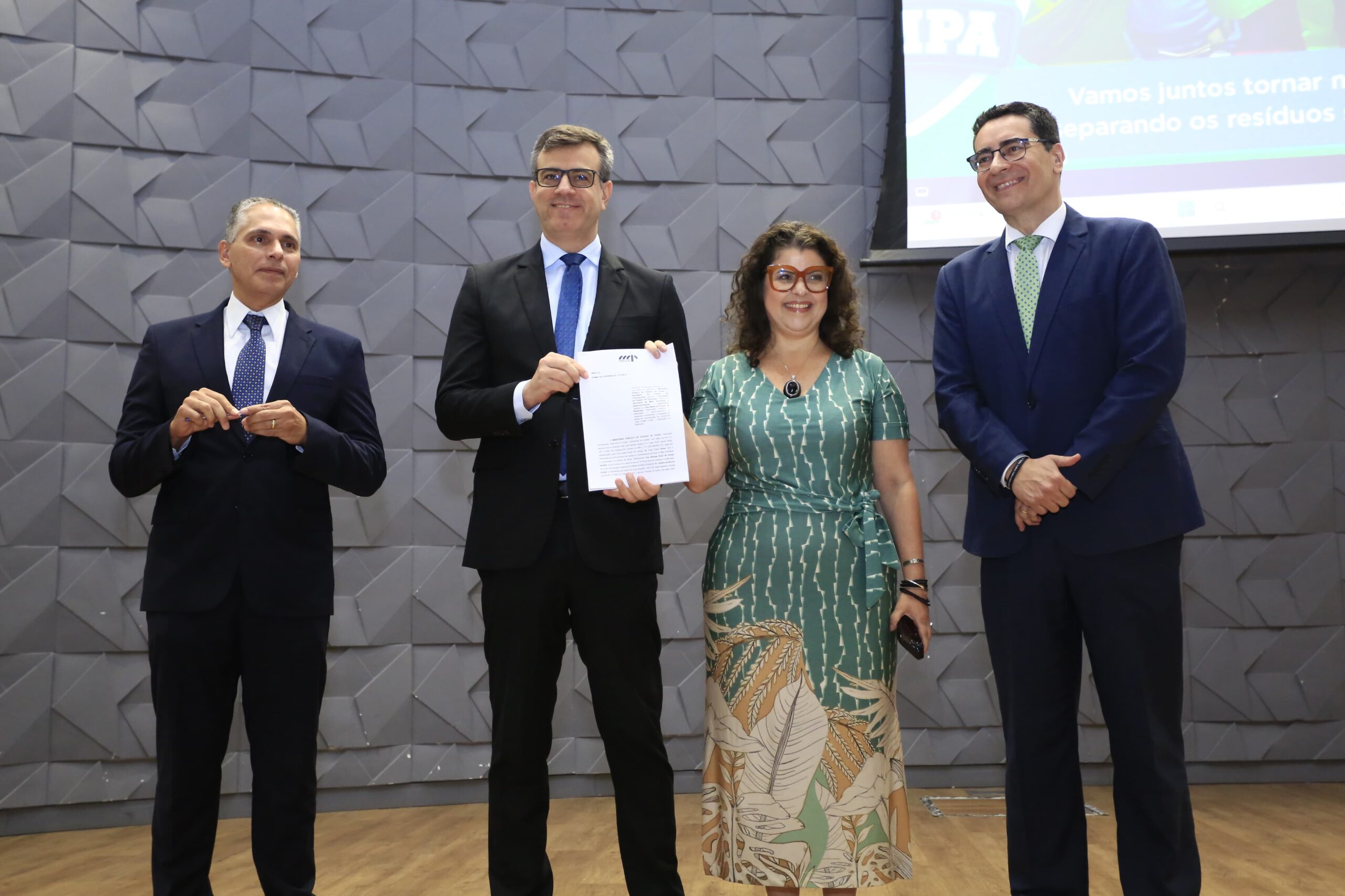 Governo de Goiás avança na agenda ESG e apresenta resultados do Recicla Goiás