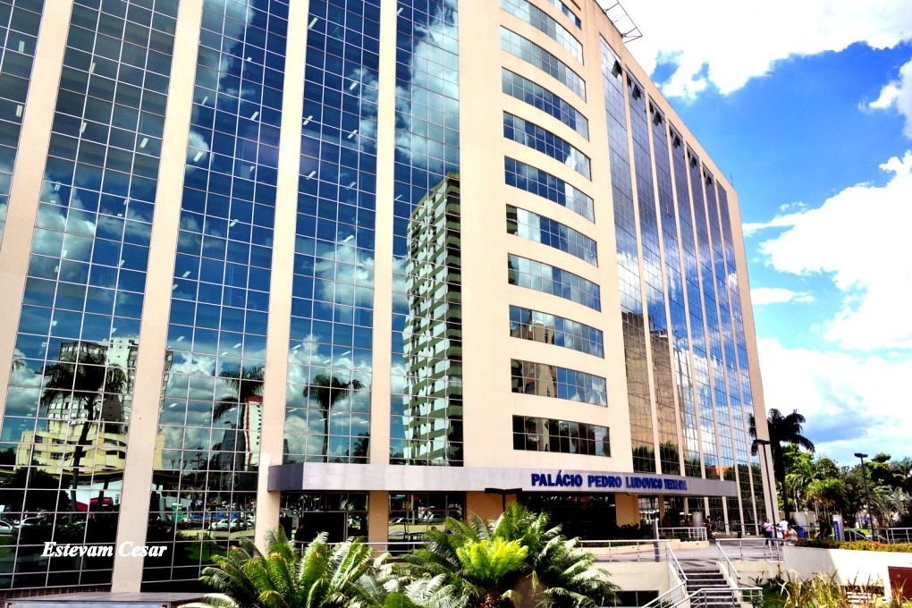 Governo de Goiás articula com TCE-GO e regulariza passivos históricos dos municípios