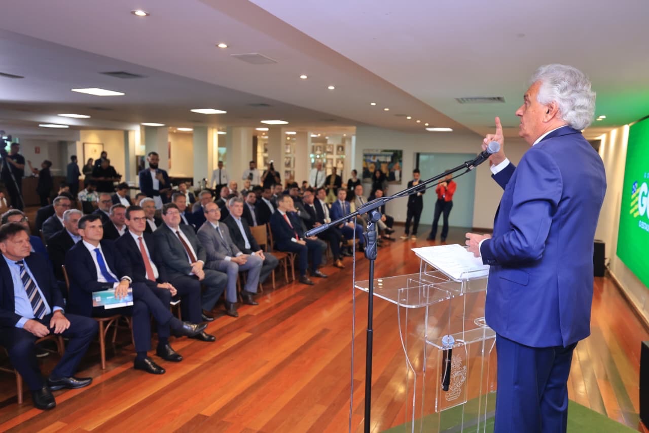 Caiado lança ‘carta de alforria’ para destravar distritos industriais em Goiás