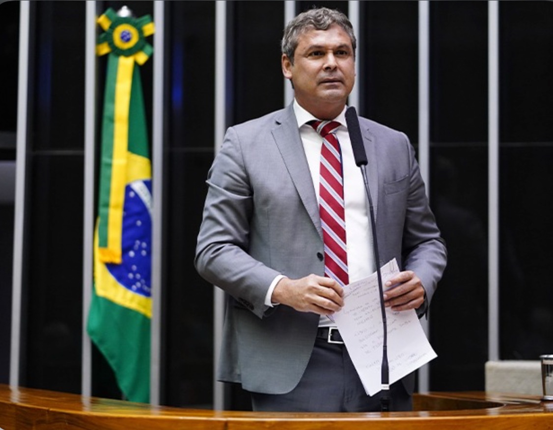 Líder do PT aciona PRF e tenta barrar caminhada política rumo a Brasília