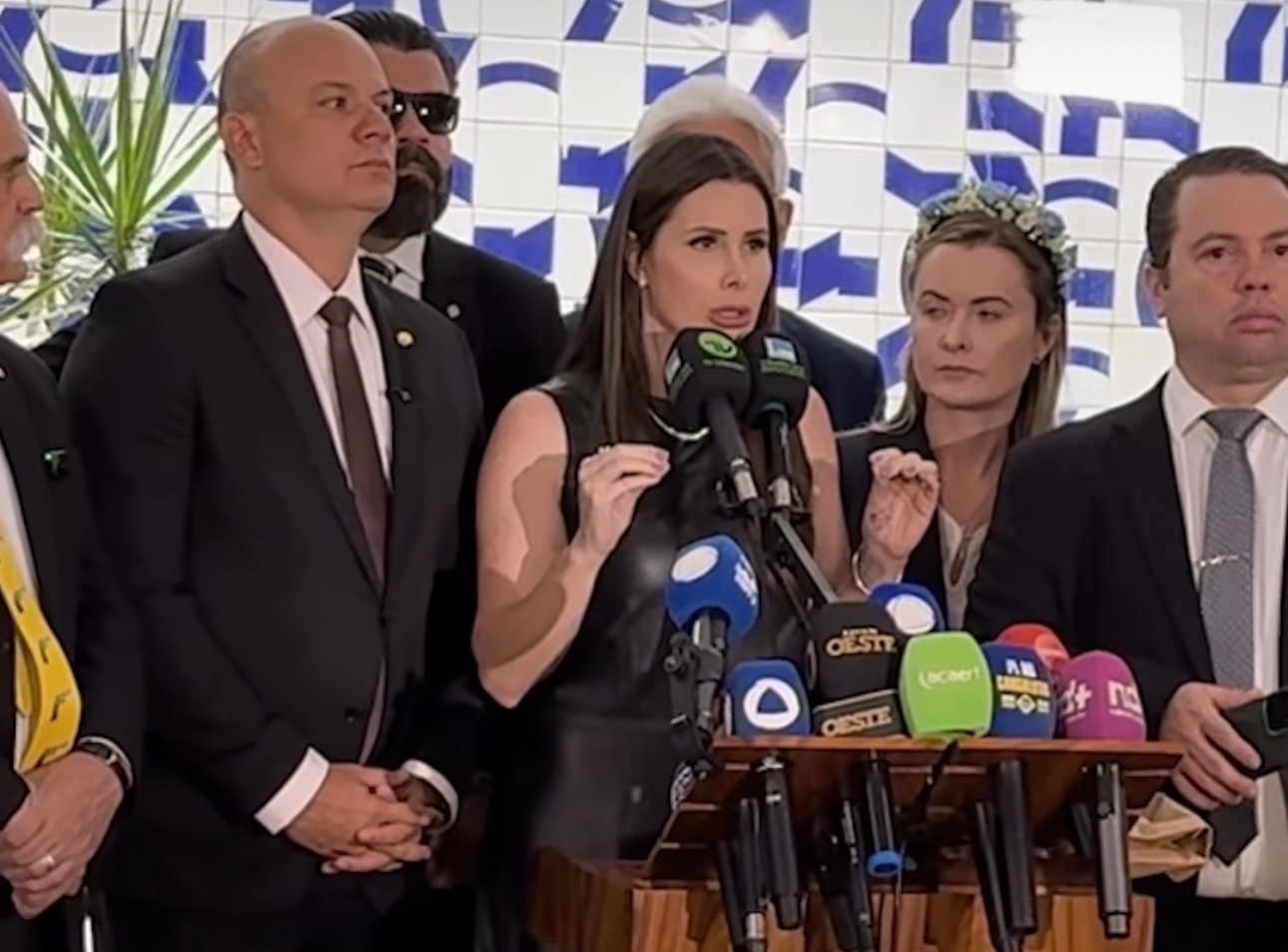 Oposição protocola “impeachmaço” contra ministros de Lula e eleva tensão política em Brasília